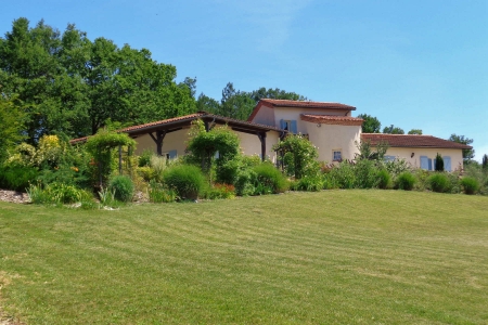 Wonderful House with Pyrenees Views
