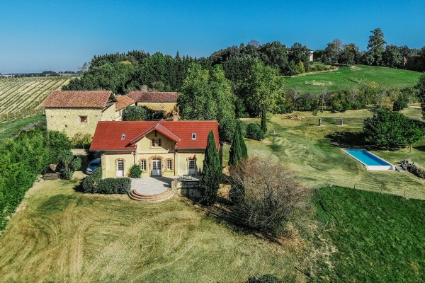 Beautifully Converted Estate Buildings On a Magnificent Site