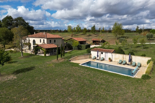 Exquisite Country House With Guest House and Studio on 5 Ha